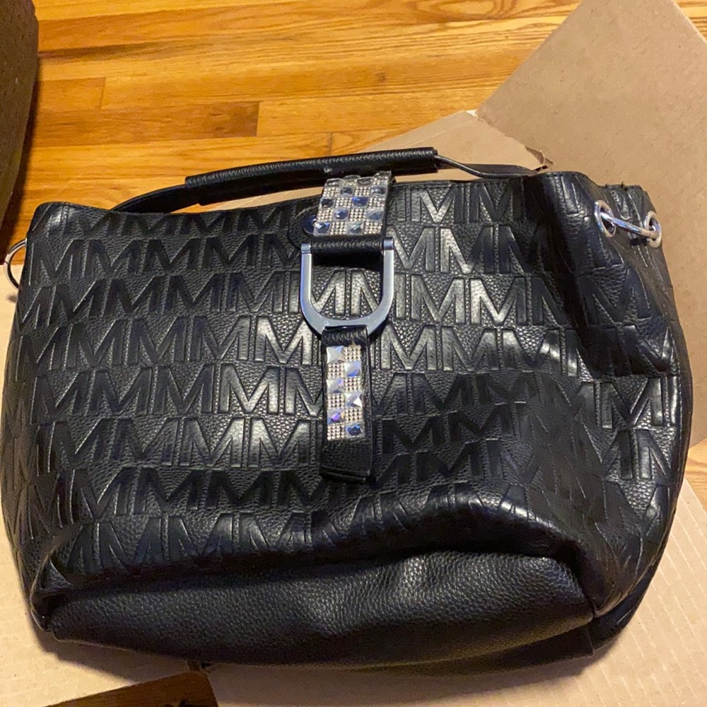 Unbranded medium sized black bag with rhinestone